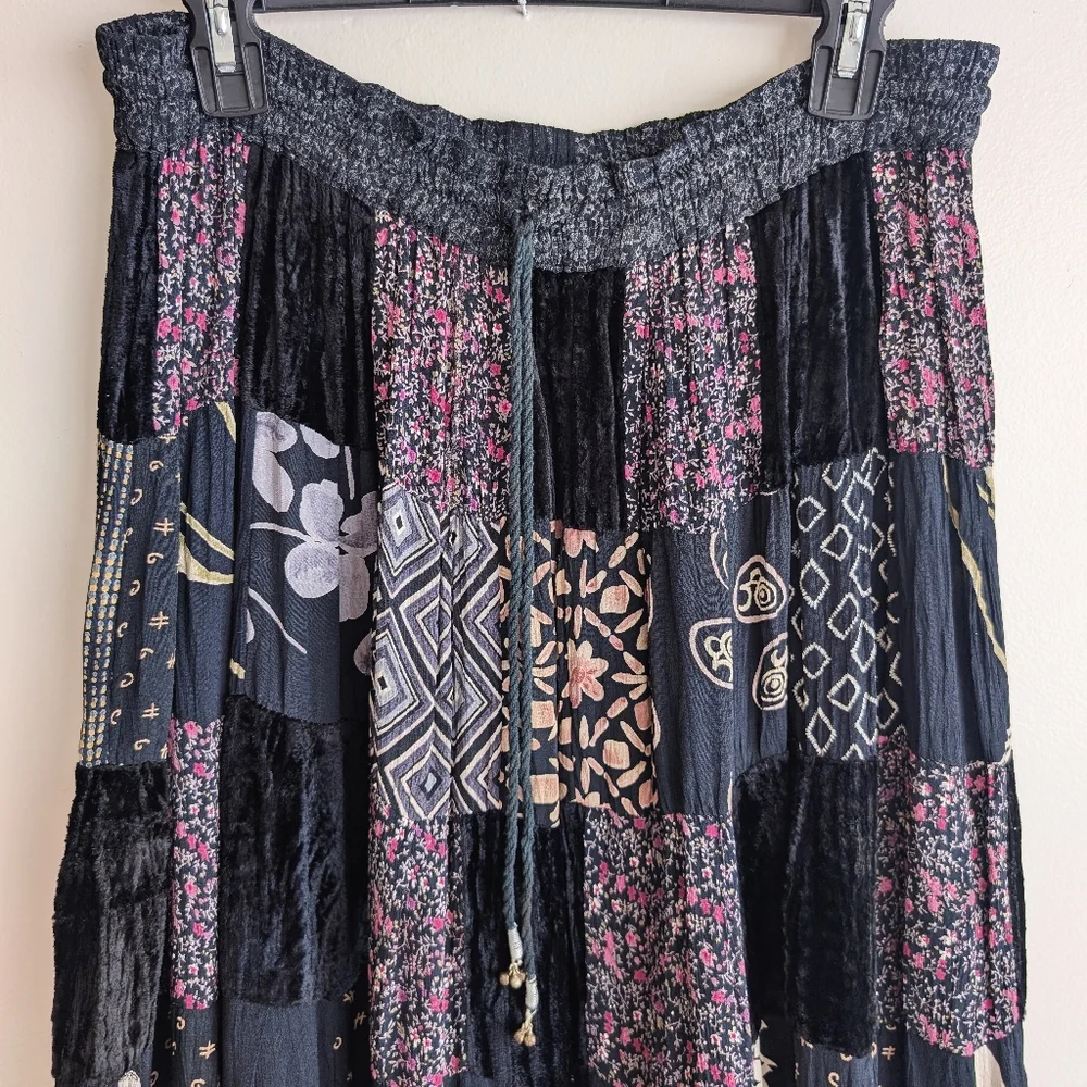 Vintage 90s Patchwork Broomstick Dark Floral Velvet Lace Trim Maxi Skirt Cottage - Picture 3 of 10